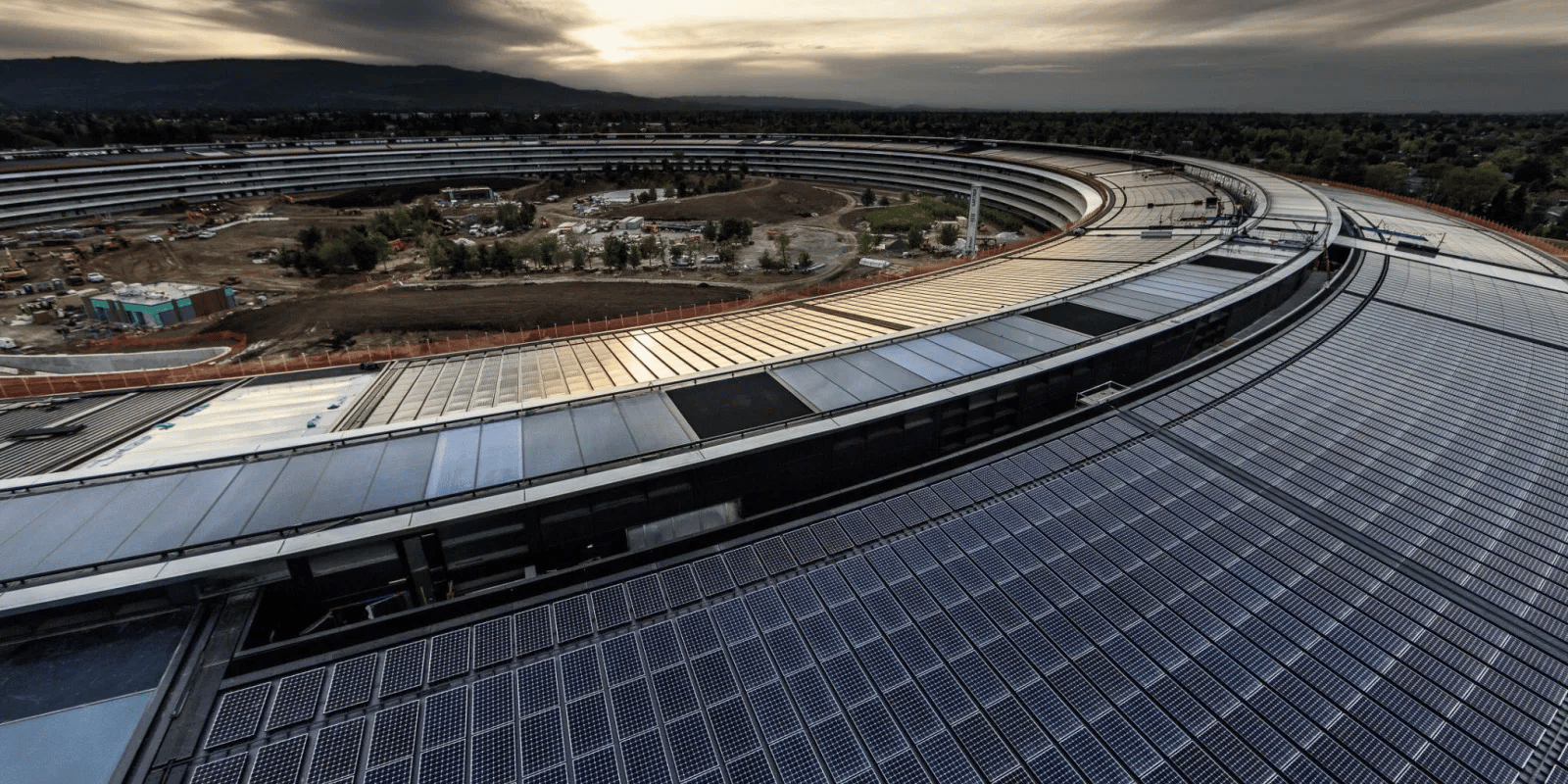 The massive solar installation at Apple's new headquarters